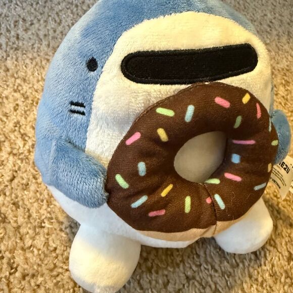 SAMEZU Nom Nom Shark Plush - Picture 4 of 6